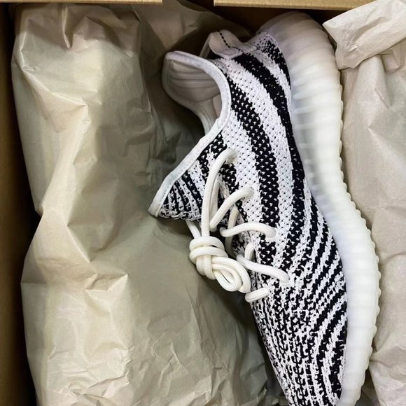 Yeezy Boost 350 - Picture 4 of 4